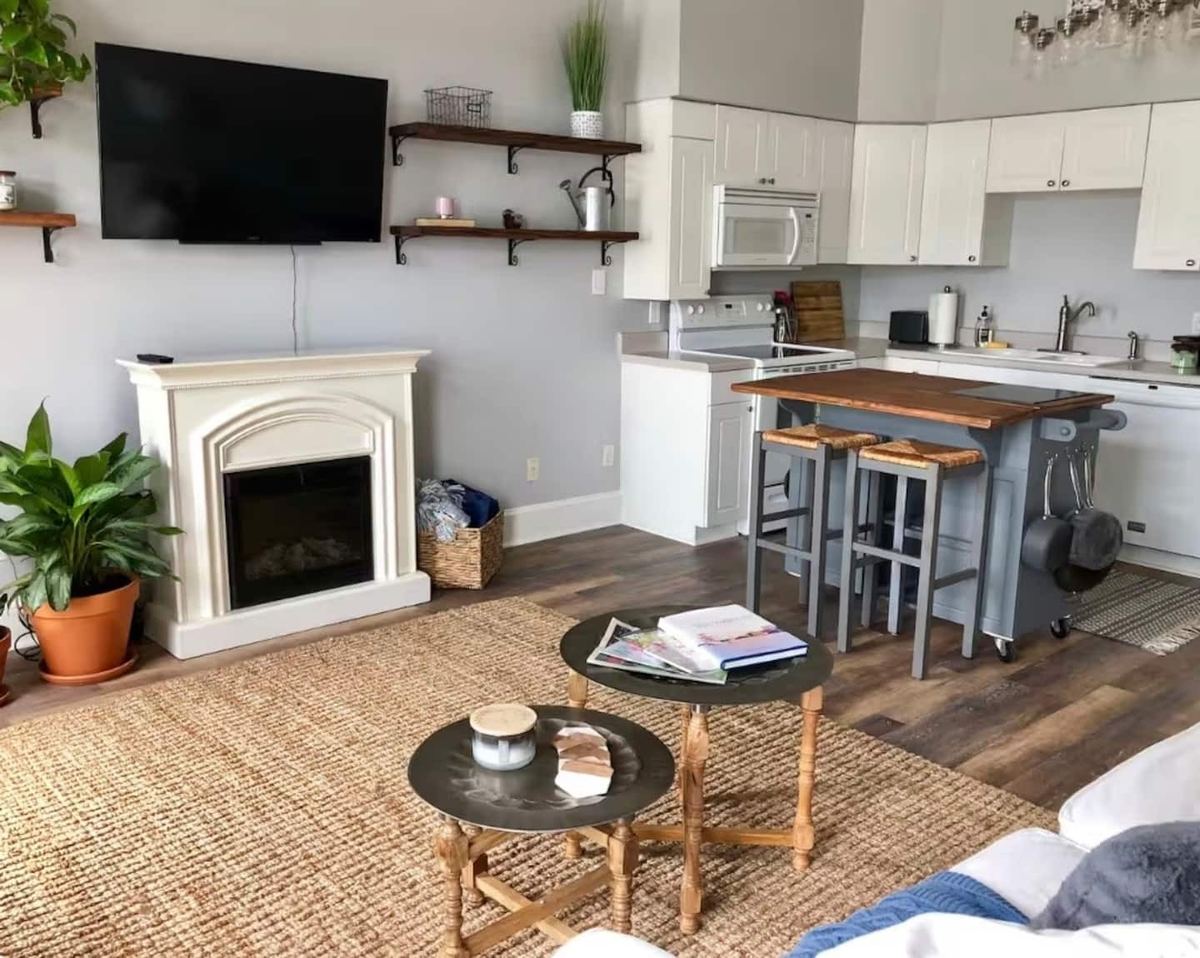 Riverside Suite living room and kitchen
